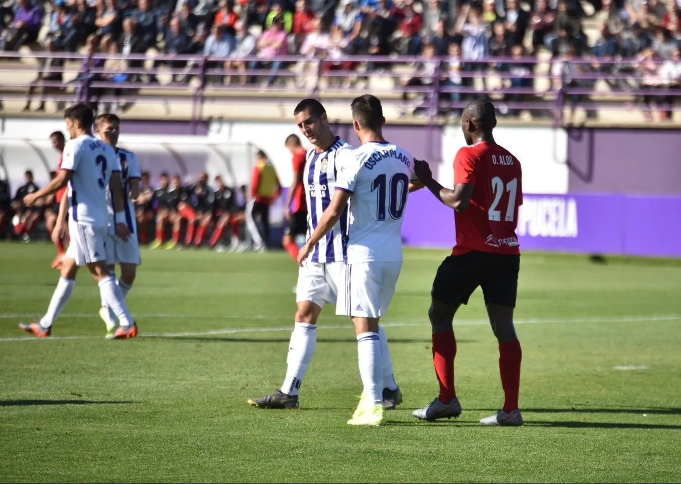 Foto 7 - El Salamanca UDS planta cara a todo un Primera como el Real Valladolid (3-2)