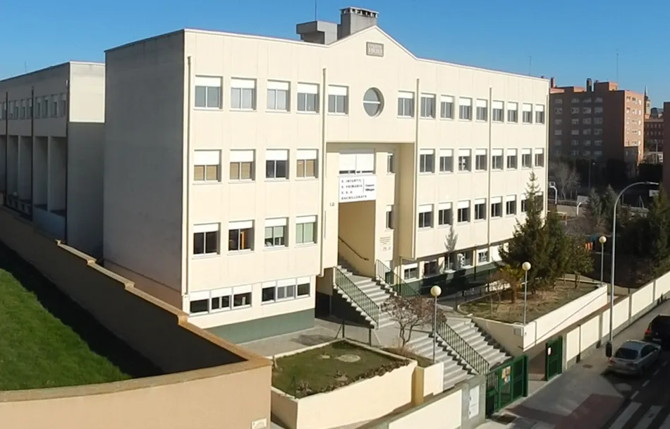 Foto 2 - Colegio Antonio Machado: una oferta educativa que se sustenta sobre la persona  