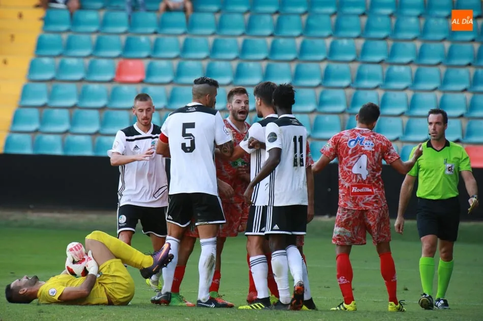 Un derbi entre el Salamanca UDS y el Guijuelo en el Helmántico