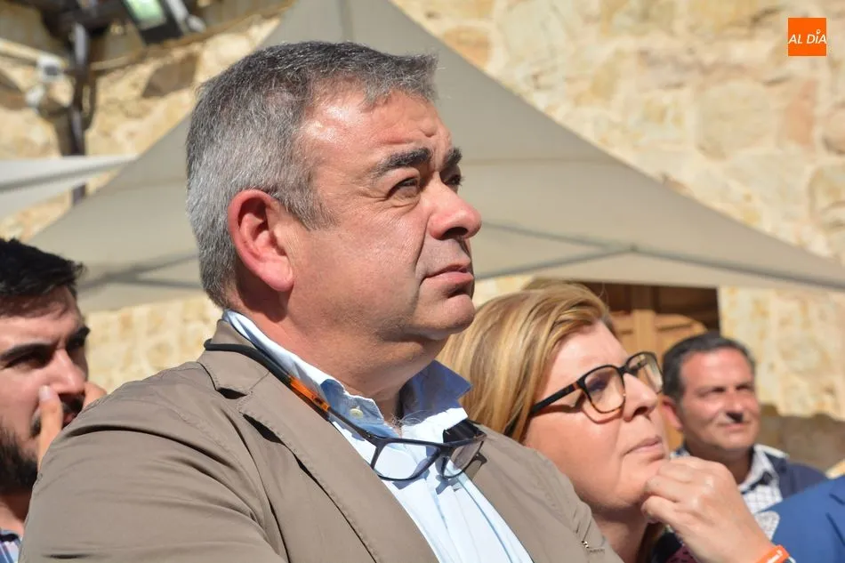 Foto 11 - Rivera propone en Salamanca "hablar m&aacute;s de educaci&oacute;n y menos de Franco y de sus huesos"