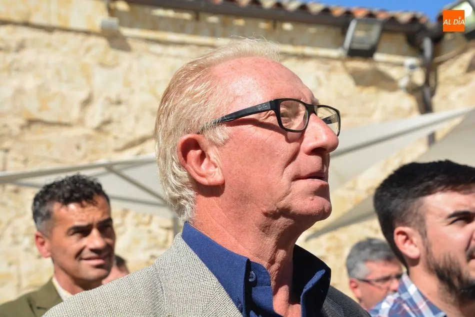 Foto 9 - Rivera propone en Salamanca "hablar m&aacute;s de educaci&oacute;n y menos de Franco y de sus huesos"
