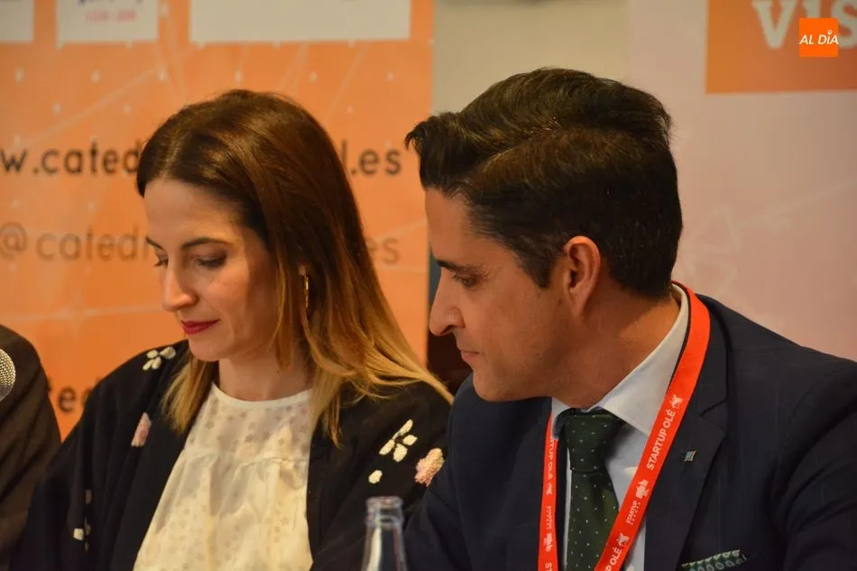 Foto 6 - El rector y el director general Corporativo de RTVE refuerzan la colaboraci&oacute;n en la apertura de la ...