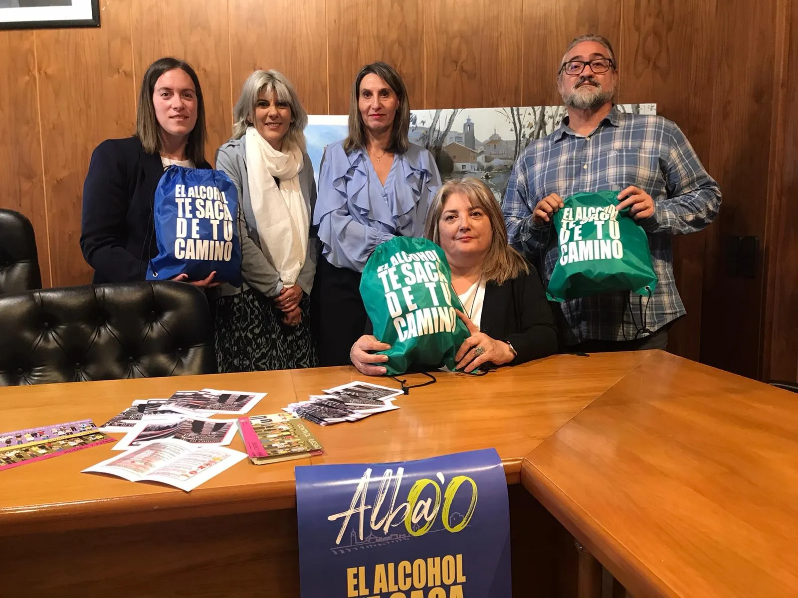 Lourdes Vaquero, Eva Picado, Ángel Ortiz, Blanca Guinaldo y María Jesús Elices durante la presentación de la campaña