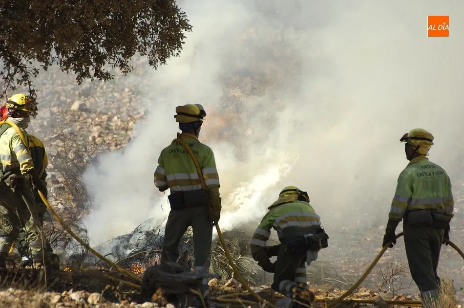 Foto 10 - El trabajo transfronterizo de extinci&oacute;n de incendios se pone a punto en la zona de las Serradillas ...