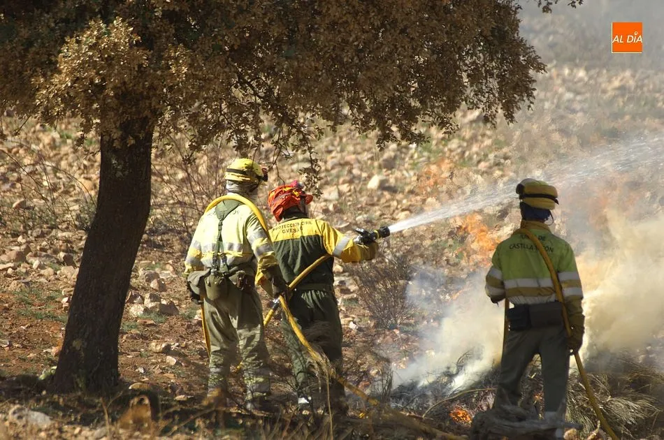 Foto 7 - El trabajo transfronterizo de extinci&oacute;n de incendios se pone a punto en la zona de las Serradillas ...