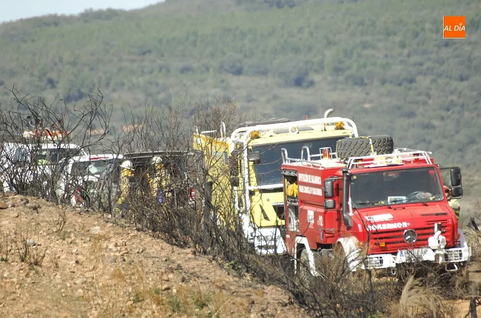 Foto 6 - El trabajo transfronterizo de extinci&oacute;n de incendios se pone a punto en la zona de las Serradillas ...
