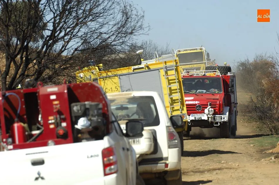 Foto 3 - El trabajo transfronterizo de extinci&oacute;n de incendios se pone a punto en la zona de las Serradillas ...