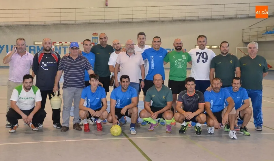 Los Bomberos se adjudican el torneo organizado con motivo de la festividad de la Guardia Civil  