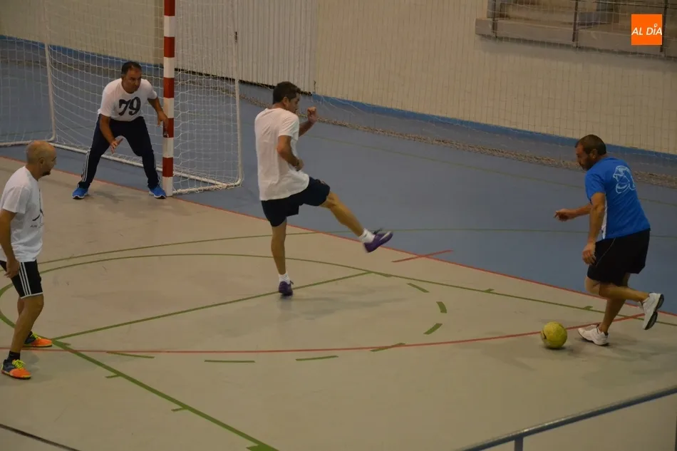 Foto 8 - Los Bomberos se adjudican el torneo organizado con motivo de la festividad de la Guardia Civil  