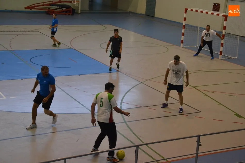 Foto 9 - Los Bomberos se adjudican el torneo organizado con motivo de la festividad de la Guardia Civil  