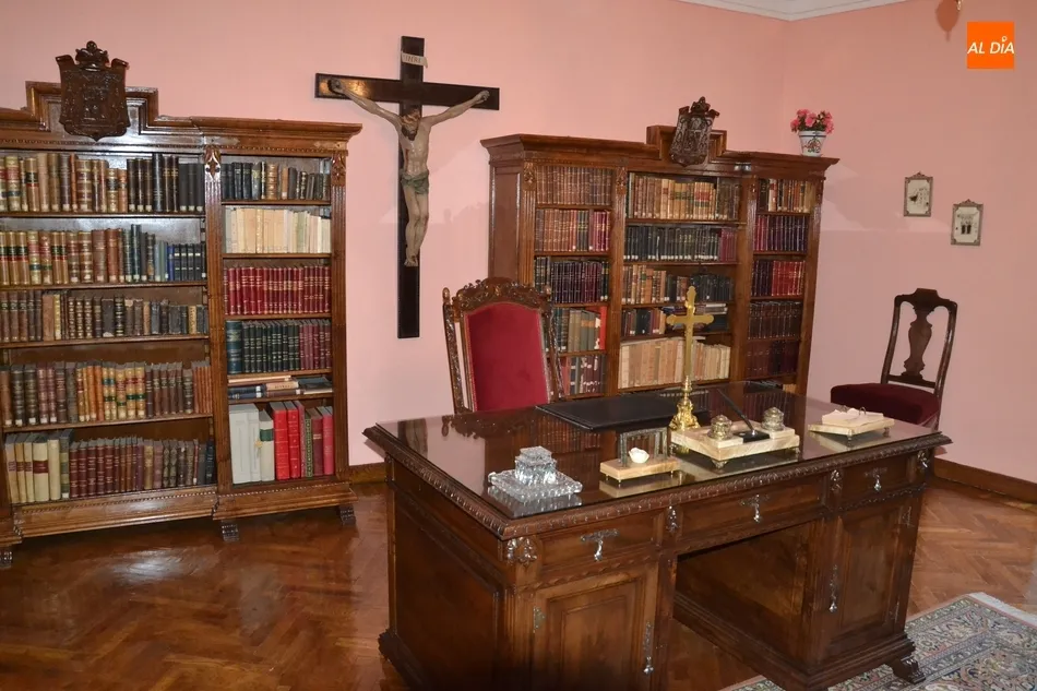 Foto 2 - El Obispado abrir&aacute; al p&uacute;blico una vez al mes la parte noble del Palacio Episcopal  