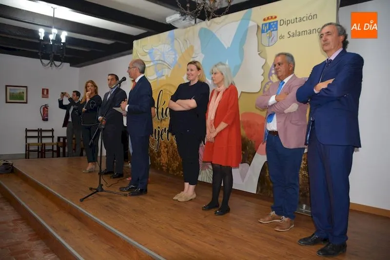 Foto 4 - La figura de la mujer rural recibe un merecido homenaje por parte de la Diputaci&oacute;n de Salamanca