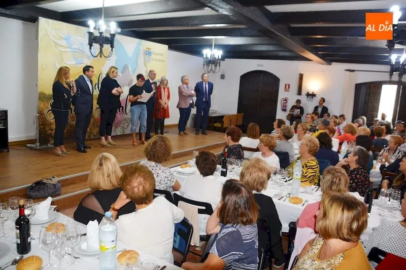 Foto 3 - La figura de la mujer rural recibe un merecido homenaje por parte de la Diputaci&oacute;n de Salamanca