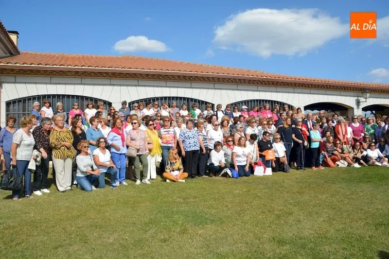Mujeres asistentes a la finca Castro Enríquez / Lydia González