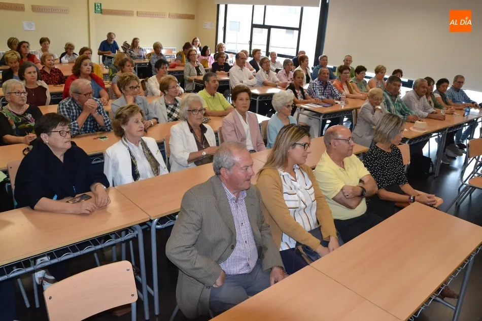 Foto 5 - La Universidad de la Experiencia inaugura el curso rompiendo su &lsquo;techo de cristal&rsquo; de...