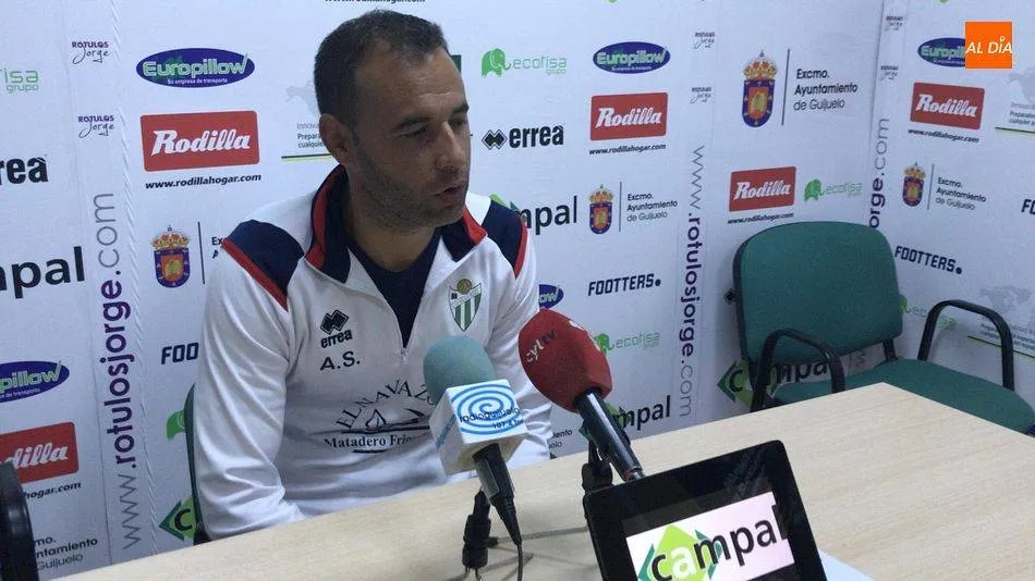 Ángel Sánchez, en una rueda de prensa