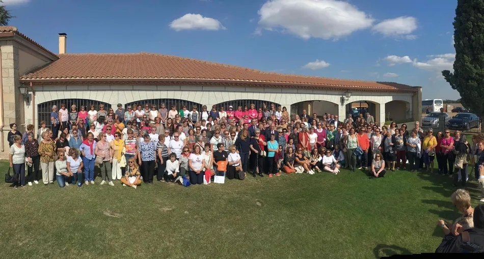 Integrantes de Amanecer asisten a la conmemoración provincial del Día de la Mujer Rural  
