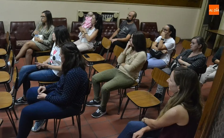 La pediatra del Centro de Salud abre las actividades de ‘La Tribu del Bebé’  