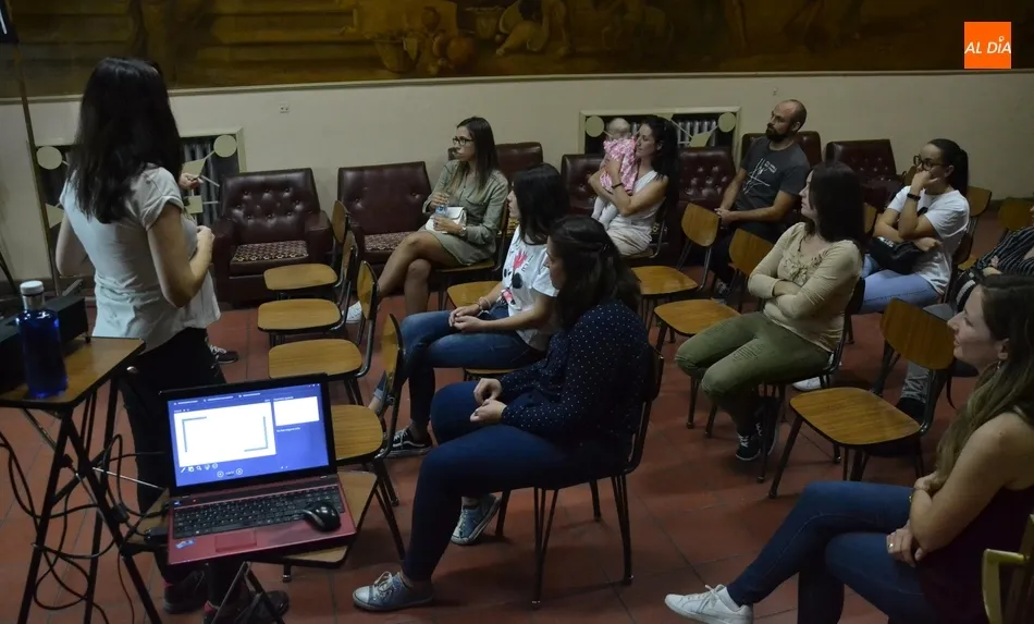 Foto 3 - La pediatra del Centro de Salud abre las actividades de &lsquo;La Tribu del Beb&eacute;&rsquo;  