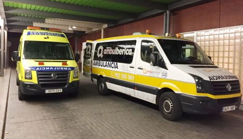 Ambulancias en el Complejo Asistencial de Zamora. Foto de Zamora News