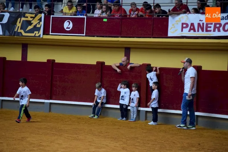Foto 9 - Los m&aacute;s peque&ntilde;os demuestran su val&iacute;a en el concurso de recortes infantil