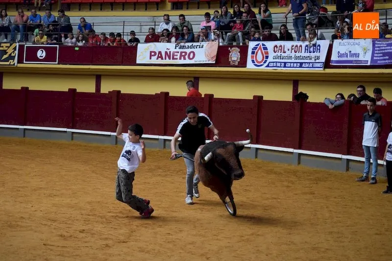 Foto 2 - Los m&aacute;s peque&ntilde;os demuestran su val&iacute;a en el concurso de recortes infantil