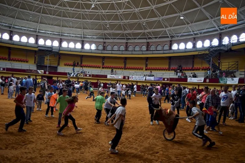 Foto 10 - El encierro ecol&oacute;gico infantil abre los actos taurinos de un d&iacute;a grande para la 15 de Octubre