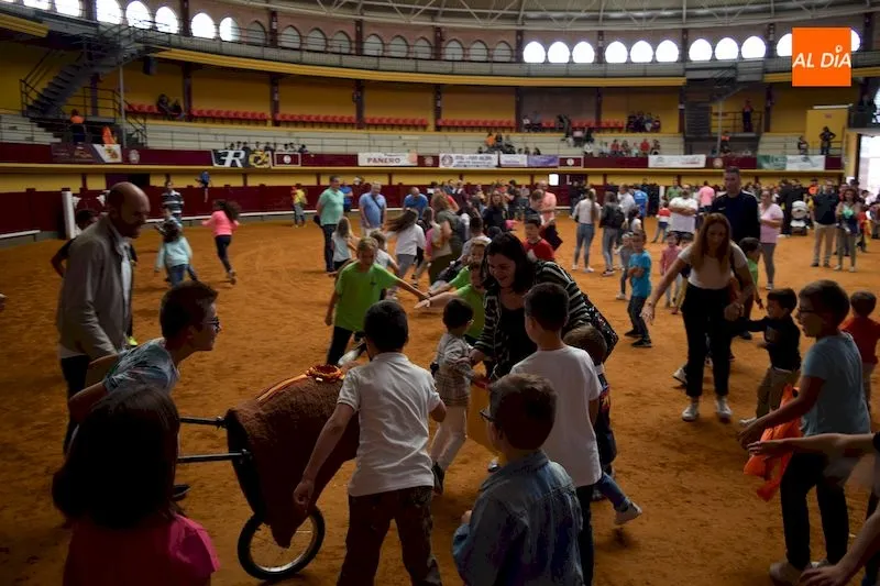 Foto 7 - El encierro ecol&oacute;gico infantil abre los actos taurinos de un d&iacute;a grande para la 15 de Octubre