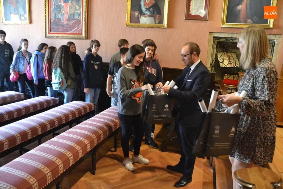 Foto 8 - Alumnos de Salamanca, Francia y Austria se acercan a la ciudad para indagar en la Guerra de la...
