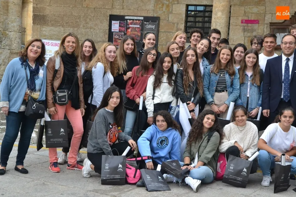 Foto 5 - Alumnos de Salamanca, Francia y Austria se acercan a la ciudad para indagar en la Guerra de la...