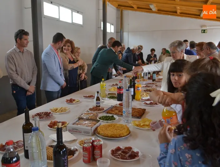 Foto 4 - La Guardia Civil de Pe&ntilde;aranda, arropada por cientos de vecinos en la festividad de su patrona