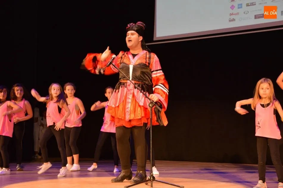 Foto 9 - Gran ambiente y derroche de solidaridad en la Gala Ben&eacute;fica de Pyfano contra el c&aacute;ncer infantil