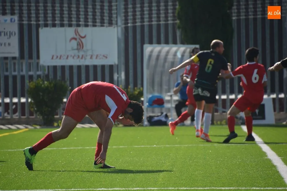 Foto 9 - El B&eacute;jar se da un fest&iacute;n a costa del Navega en el derbi (1-4)