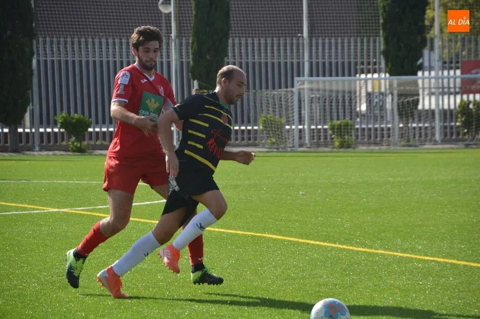 Foto 5 - El B&eacute;jar se da un fest&iacute;n a costa del Navega en el derbi (1-4)