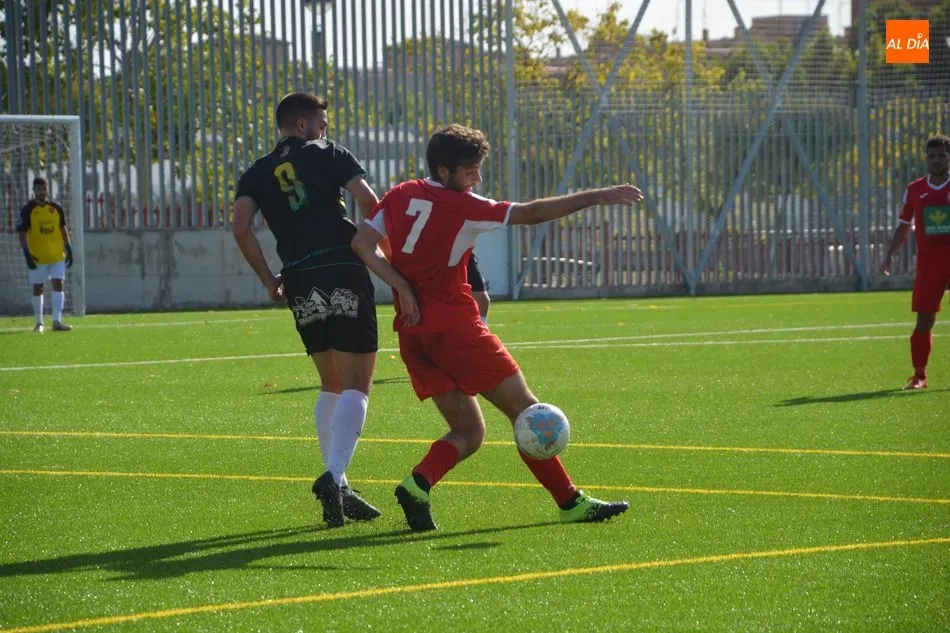 Foto 3 - El B&eacute;jar se da un fest&iacute;n a costa del Navega en el derbi (1-4)