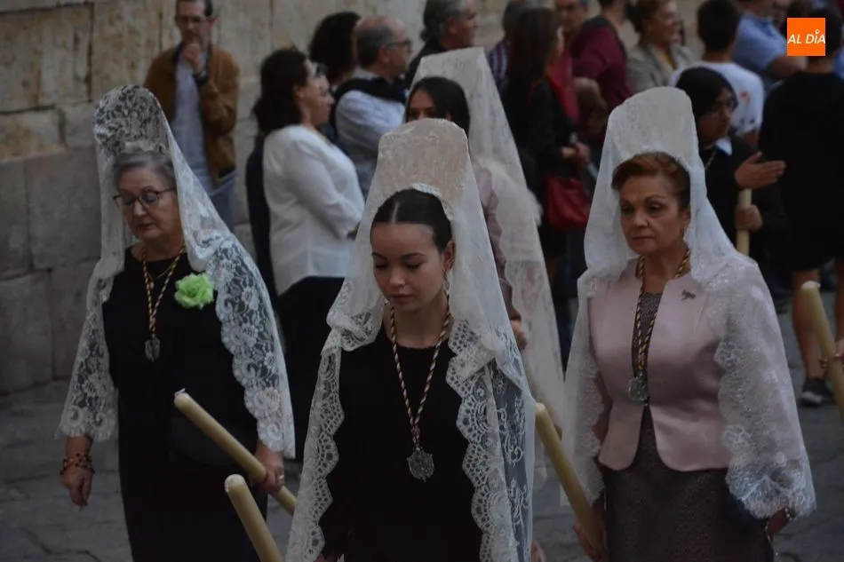 Foto 8 - La Procesi&oacute;n General del Rosario envuelve de religiosidad el casco hist&oacute;rico