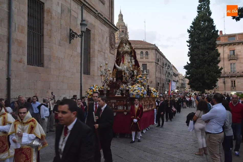 Foto 4 - La Procesi&oacute;n General del Rosario envuelve de religiosidad el casco hist&oacute;rico