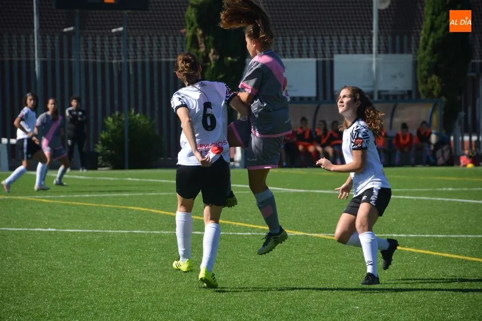 Foto 8 - El Salamanca UDS Femenino saca su potencial y remonta dos veces al Rayo Vallecano (3-2)