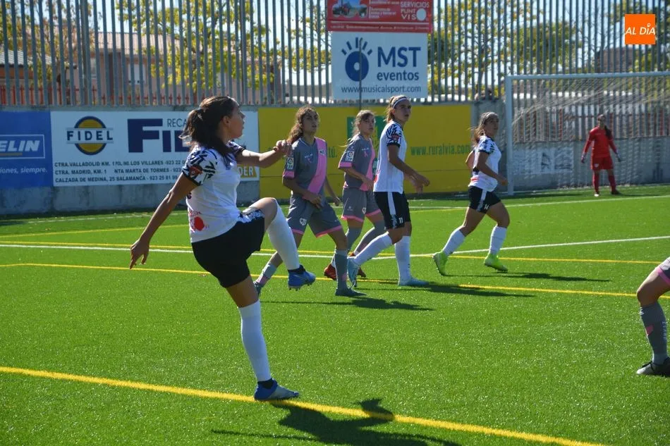 Foto 7 - El Salamanca UDS Femenino saca su potencial y remonta dos veces al Rayo Vallecano (3-2)
