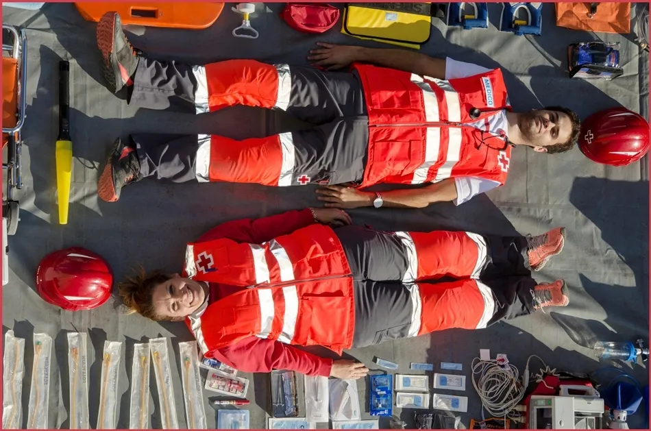 Foto 2 - Cruz Roja Salamanca se suma al reto mundial de los &lsquo;#tetrischallenge&rsquo; con una de sus ambulancias