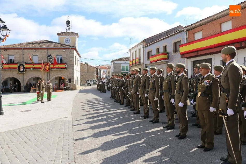 Foto 10 - Emotivo acto de Jura de Bandera en Barruecopardo con el Regimiento de Ingenieros
