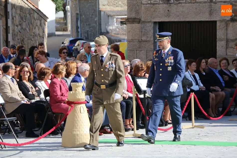 Foto 7 - Emotivo acto de Jura de Bandera en Barruecopardo con el Regimiento de Ingenieros