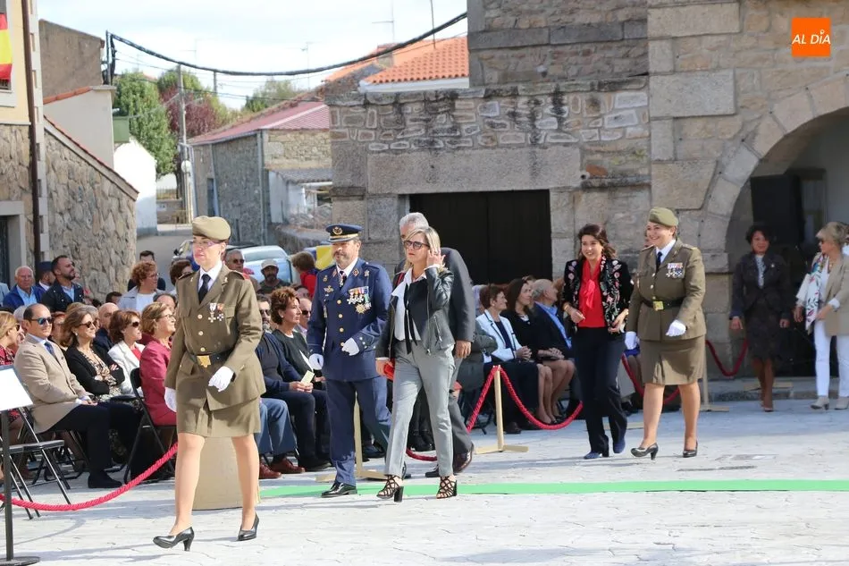Foto 6 - Emotivo acto de Jura de Bandera en Barruecopardo con el Regimiento de Ingenieros