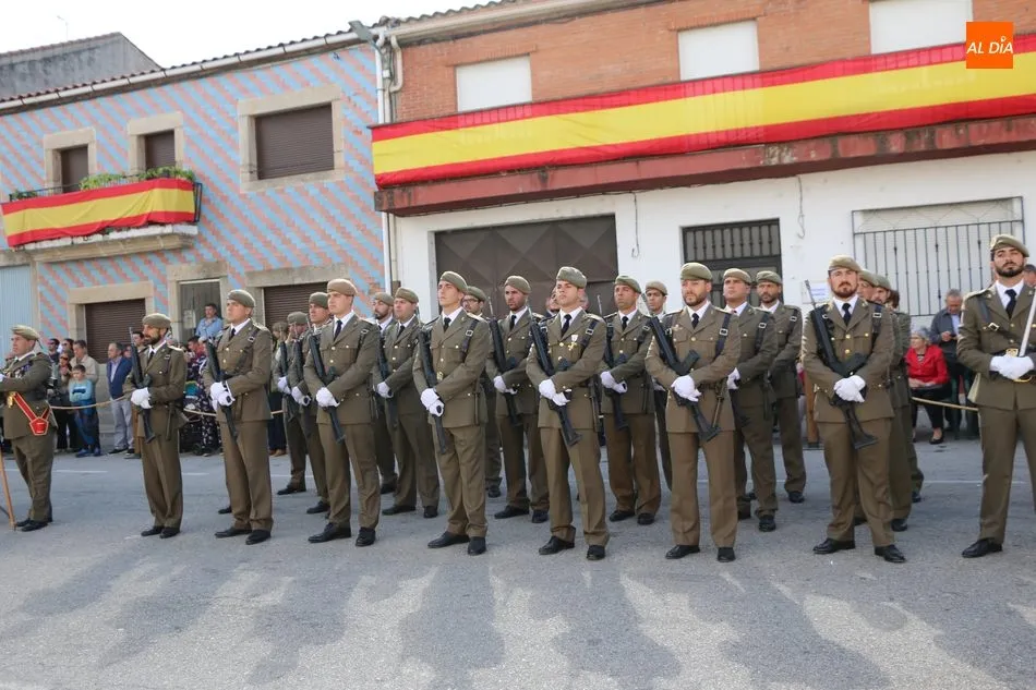 Foto 5 - Emotivo acto de Jura de Bandera en Barruecopardo con el Regimiento de Ingenieros