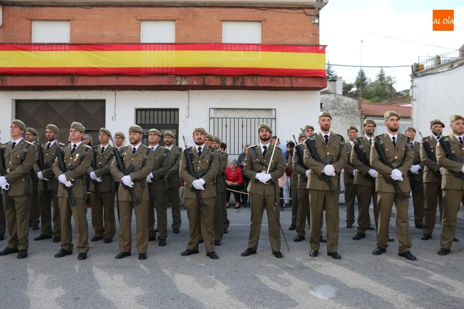 Foto 4 - Emotivo acto de Jura de Bandera en Barruecopardo con el Regimiento de Ingenieros