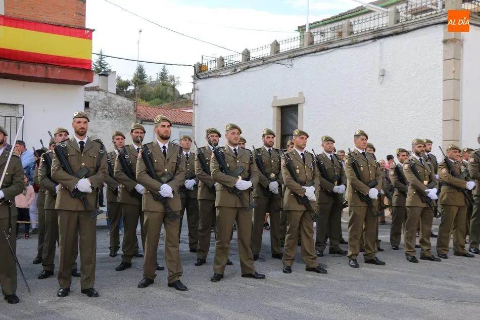 Foto 3 - Emotivo acto de Jura de Bandera en Barruecopardo con el Regimiento de Ingenieros