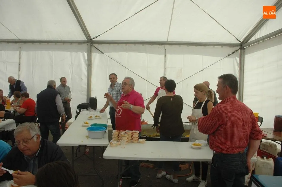 Foto 11 - Guadramiro comienza las fiestas de Las madrinas con una rica paella  