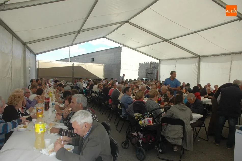 Foto 10 - Guadramiro comienza las fiestas de Las madrinas con una rica paella  