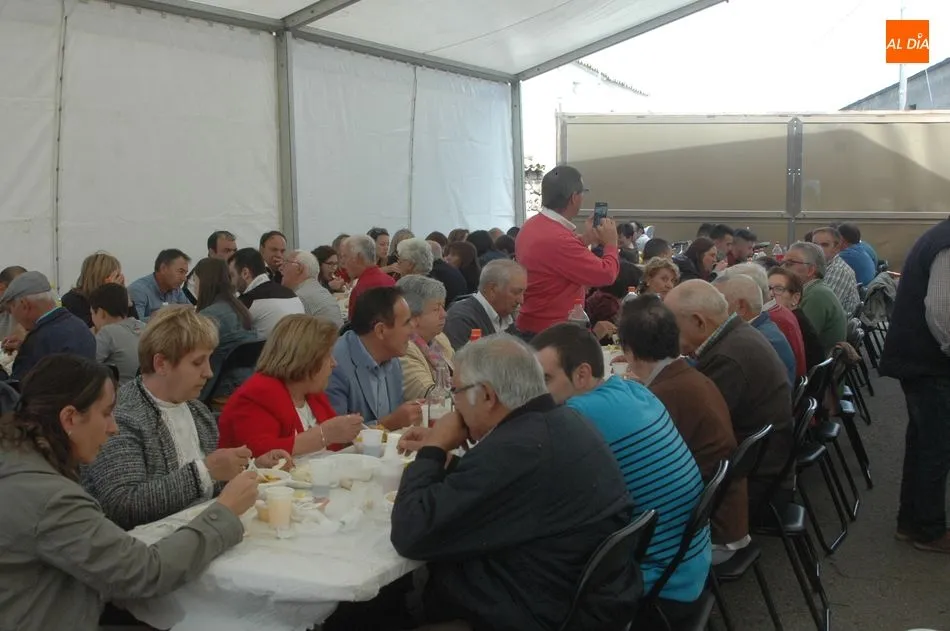 Foto 8 - Guadramiro comienza las fiestas de Las madrinas con una rica paella  