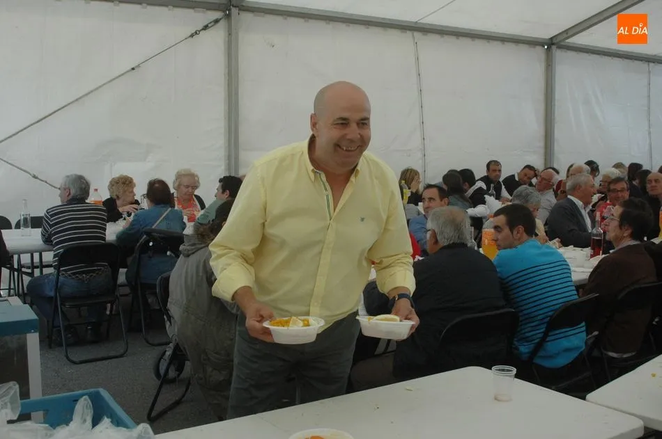 Foto 7 - Guadramiro comienza las fiestas de Las madrinas con una rica paella  